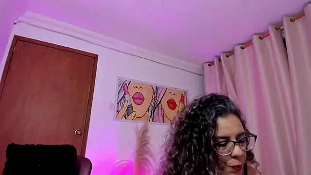 StarMilf online show from June 14, 12:29 pm