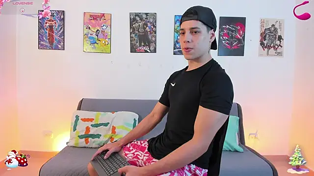 Snapshot of jonathanjoestar_ chatting on November 28, 10:01 pm jonathanjoestar online show from November 28, 10:01 pm