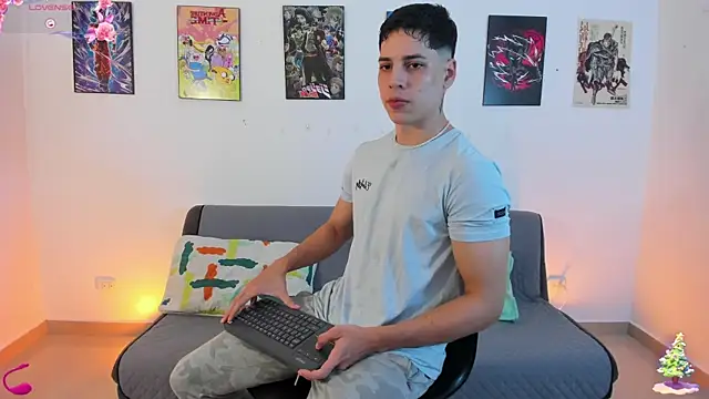 Snapshot of jonathanjoestar_ chatting on December 13, 11:43 pm jonathanjoestar online show from December 13, 11:43 pm