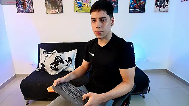 jonathanjoestar  online show from April 30, 9:30 pm