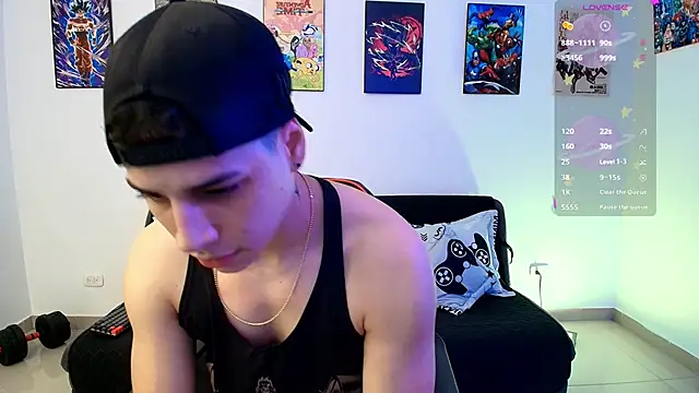 jonathanjoestar  online show from May 14, 11:11 pm