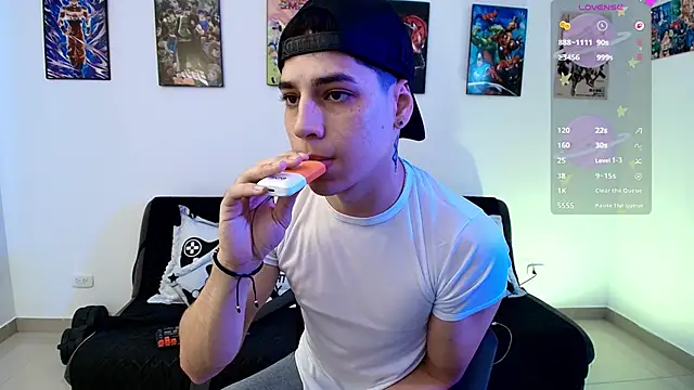 jonathanjoestar  online show from May 15, 8:27 pm