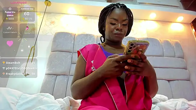 Snapshot of amina_west chatting on October 4, 12:03 pm amina west online show from October 4, 12:03 pm