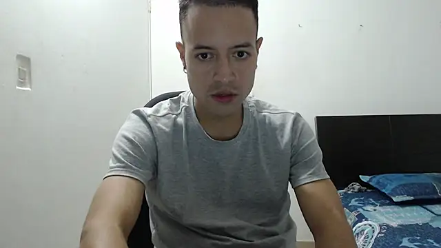 dimitriquiet05 online show from December 2, 2:20 am