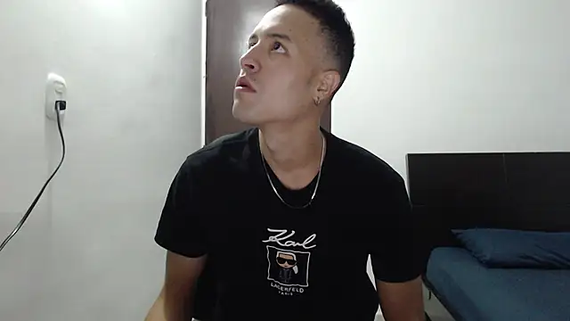 dimitriquiet05 online show from December 31, 2:29 am