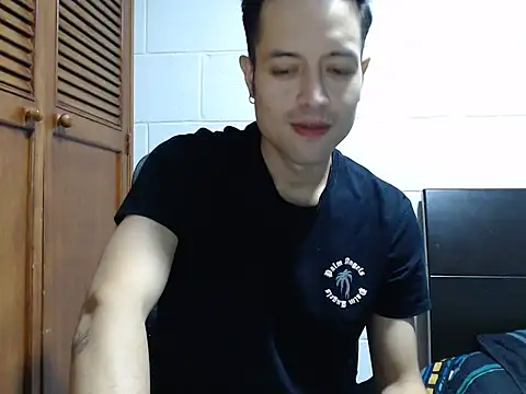 dimitriquiet05 online show from February 3, 4:54 am