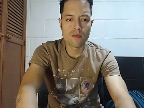 dimitriquiet05 online show from March 21, 6:51 am