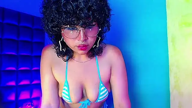 Snapshot of kuromi69 chatting on March 2, 5:14 pm kuromi69 online show from March 2, 5:14 pm