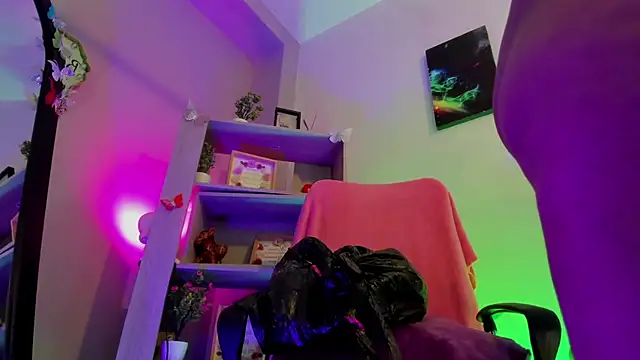 Snapshot of kuromi69 chatting on October 5, 4:00 am kuromi69 online show from October 5, 4:00 am