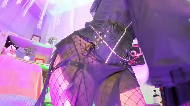 kuromi69 online show from February 6, 5:12 am