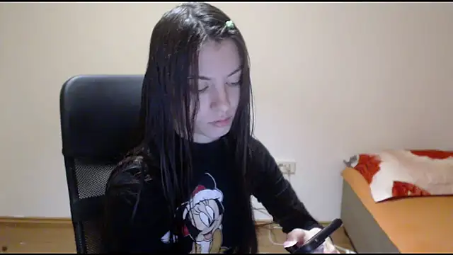 Snapshot of CuteJollie4U chatting on December 14, 4:31 pm CuteJollie4U online show from December 14, 4:31 pm