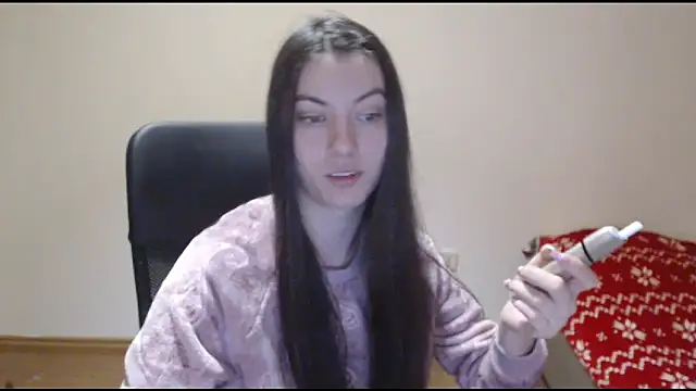 Snapshot of CuteJollie4U chatting on December 19, 4:57 pm CuteJollie4U online show from December 19, 4:57 pm