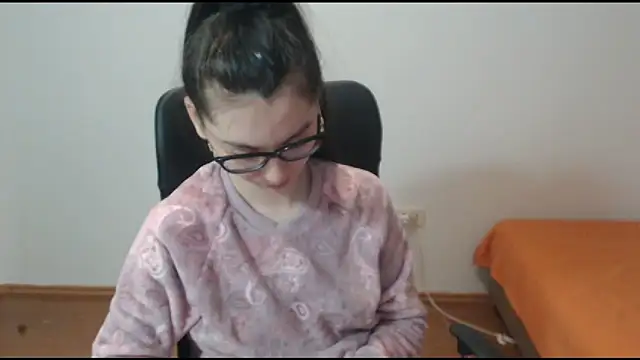 Snapshot of CuteJollie4U chatting on February 4, 3:57 pm CuteJollie4U online show from February 4, 3:57 pm