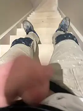 Snapshot of dimitriei chatting on January 6, 8:14 am dimitriei online show from January 6, 8:14 am