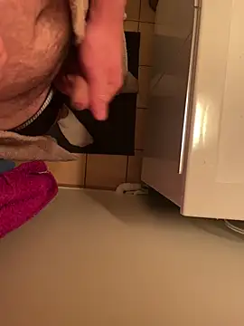 Snapshot of dimitriei chatting on December 1, 10:04 pm dimitriei online show from December 1, 10:04 pm