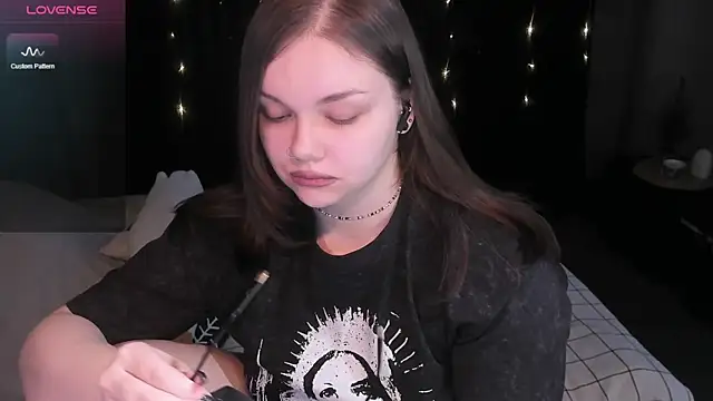 EvaBae online show from December 10, 12:05 pm