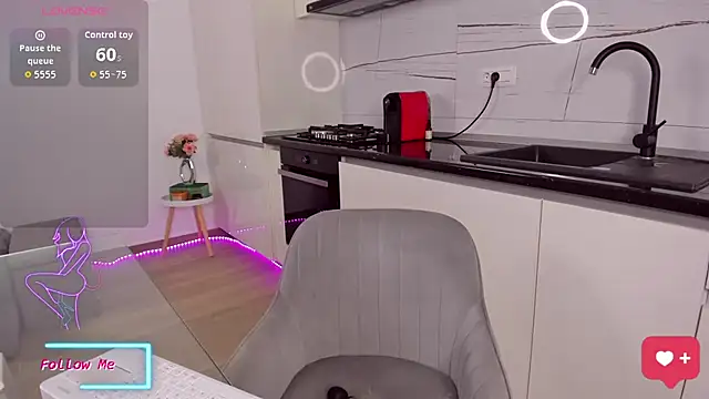 Snapshot of CelyneMay chatting on November 7, 2:39 pm CelyneMay online show from November 7, 2:39 pm