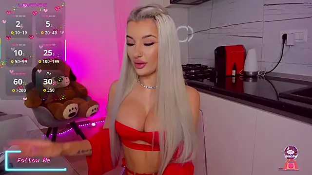 Snapshot of CelyneMay chatting on January 19, 3:38 pm CelyneMay online show from January 19, 3:38 pm