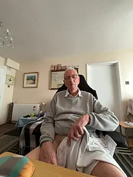 cutaboverest online show from February 8, 3:59 pm