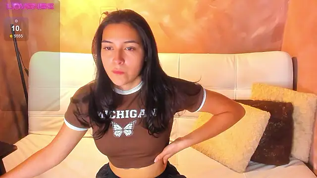 Snapshot of Atenea_Makri chatting on December 4, 2:59 pm Atenea Makri online show from December 4, 2:59 pm