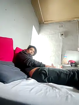 Snapshot of Tigermanboy chatting on March 3, 9:33 am Tigermanboy online show from March 3, 9:33 am