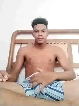 Snapshot of Gutierrez6383 chatting on January 28, 7:00 pm Gutierrez6383 online show from January 28, 7:00 pm