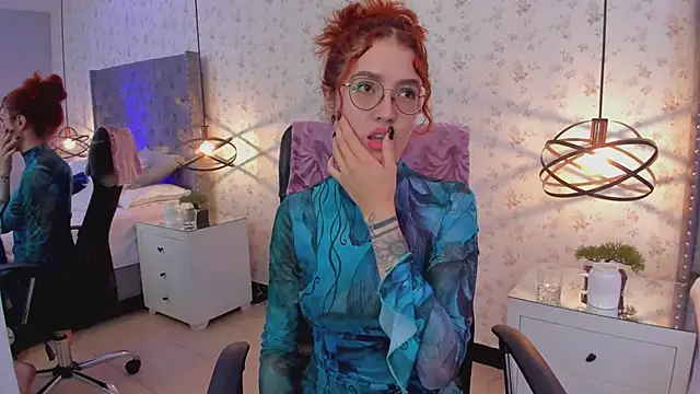 Snapshot of MiaWinx chatting on February 14, 4:15 am MiaWinx online show from February 14, 4:15 am