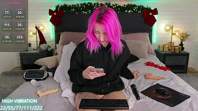 Snapshot of Selena_Lily chatting on December 30, 1:15 am Selena Lily online show from December 30, 1:15 am