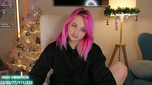 Snapshot of Selena_Lily chatting on January 16, 10:21 am Selena Lily online show from January 16, 10:21 am