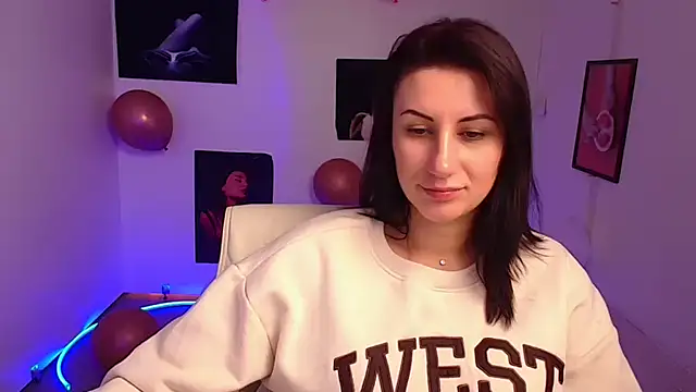 Loren Moa online show from March 15, 4:10 pm