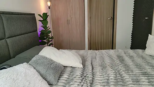 lady ni  online show from September 24, 12:52 pm