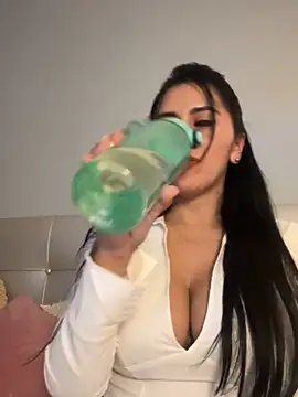 Snapshot of tamara_jay chatting on January 27, 12:37 pm tamara jay online show from January 27, 12:37 pm