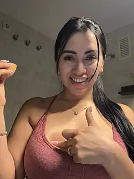 Snapshot of tamara_jay chatting on February 10, 8:42 pm tamara jay online show from February 10, 8:42 pm