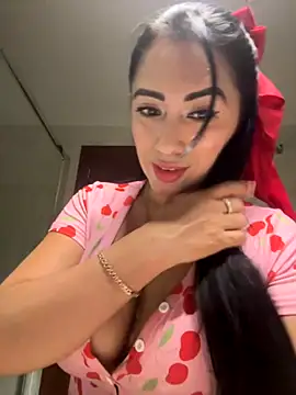 Snapshot of tamara_jay chatting on September 21, 10:11 pm tamara jay online show from September 21, 10:11 pm