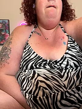 Snapshot of MsStrawbooty chatting on October 13, 9:59 pm MsStrawbooty online show from October 13, 9:59 pm