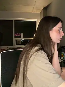 nerdynina online show from June 16, 1:52 am