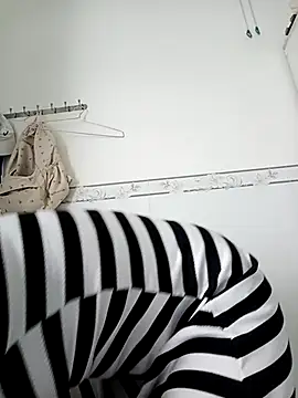    Erin    online show from September 30, 3:55 am