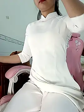    Erin    online show from January 15, 1:10 am