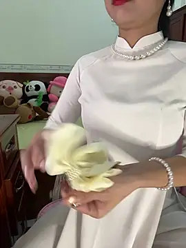    Erin    online show from June 18, 2:01 am