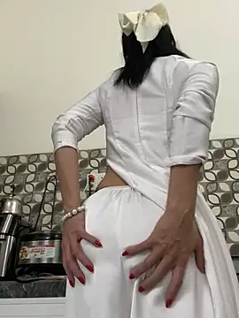    Erin    online show from July 12, 3:19 am