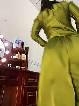    Erin    online show from July 19, 3:54 am