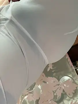    Erin    online show from July 28, 3:46 am