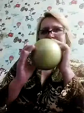 Snapshot of Forest-Lady chatting on December 18, 2:06 pm Forest-Lady online show from December 18, 2:06 pm