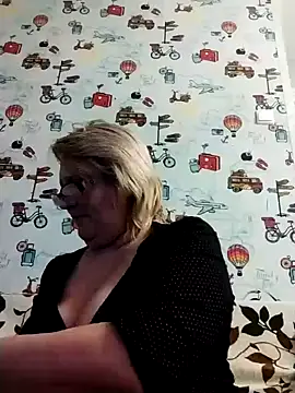 Snapshot of Forest-Lady chatting on December 26, 3:42 pm Forest-Lady online show from December 26, 3:42 pm