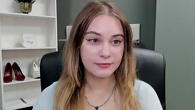 Snapshot of kitty_valeria chatting on November 9, 2:26 pm kitty valeria online show from November 9, 2:26 pm