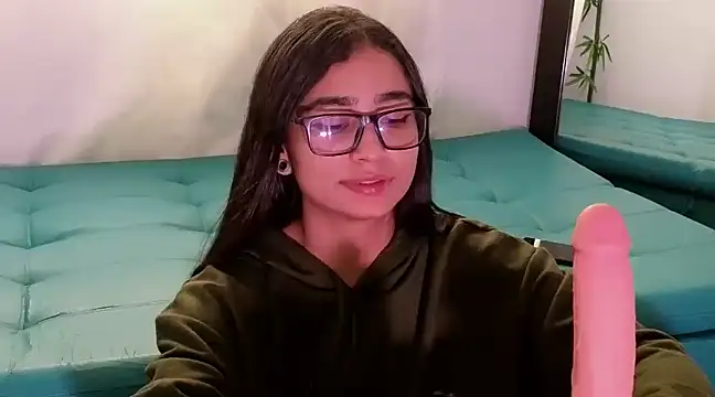 Snapshot of thalia_066 chatting on December 9, 3:22 pm thalia 066 online show from December 9, 3:22 pm