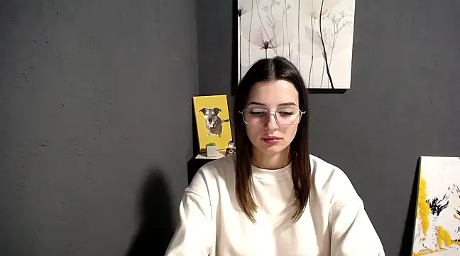 lady olivia  online show from February 26, 1:30 pm