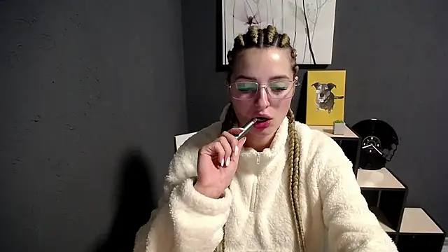 lady olivia  online show from October 17, 2:52 pm