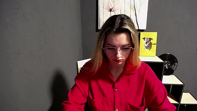 lady olivia  online show from April 24, 11:56 am