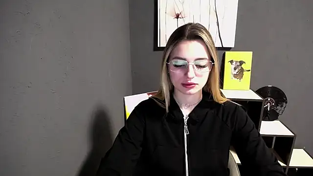 lady olivia  online show from April 27, 12:14 pm